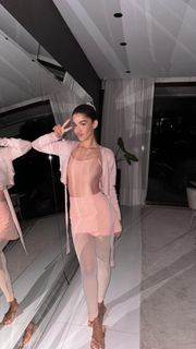 Tília Fialho feet photo 17
