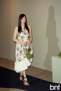Uchinaga Eri feet photo thumbnail