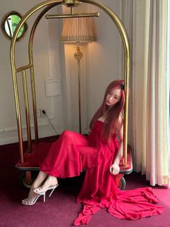 Uchinaga Eri feet photo thumbnail