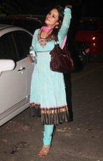 Udita Goswami feet photo 12