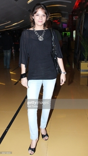Udita Goswami feet photo 6