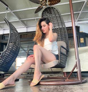 Uditi Singh feet photo 3