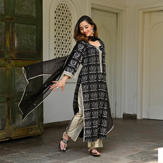 Uditi Singh feet photo 9