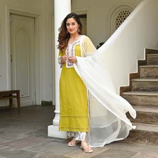 Uditi Singh feet photo 5