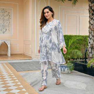 Uditi Singh feet photo 10