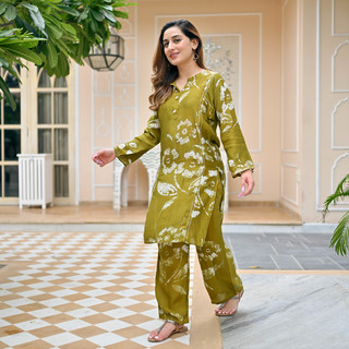 Uditi Singh feet photo 8