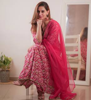 Uditi Singh feet photo 3