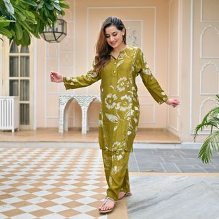 Uditi Singh feet photo 9