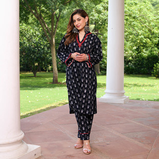 Uditi Singh feet photo 12