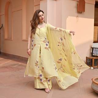 Uditi Singh feet photo 3