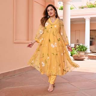 Uditi Singh feet photo 8