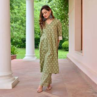 Uditi Singh feet photo 11