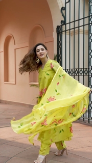 Uditi Singh feet photo 11