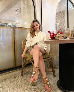 Uditi Singh feet photo 1