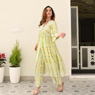 Uditi Singh feet photo 13
