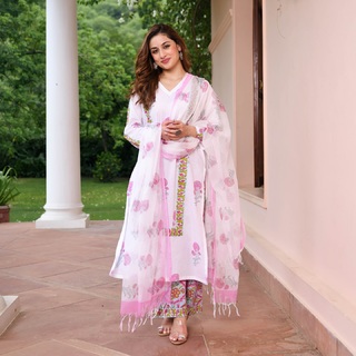 Uditi Singh feet photo 9