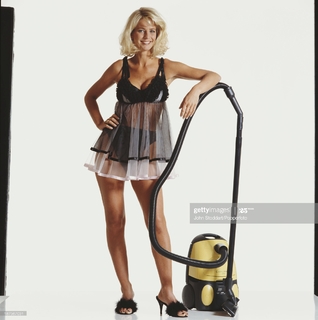 Ulrika Jonsson feet photo 18