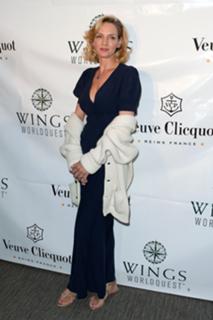 Uma Thurman feet photo thumbnail