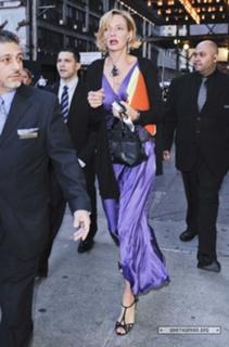 Uma Thurman feet photo thumbnail