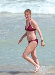 Uma Thurman feet photo thumbnail