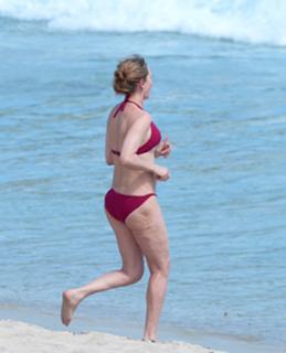 Uma Thurman feet photo thumbnail