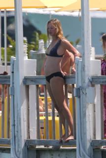 Uma Thurman feet photo thumbnail