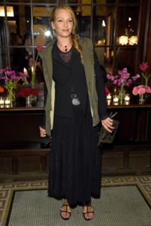 Uma Thurman feet photo thumbnail