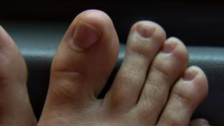 Uma Thurman feet photo thumbnail