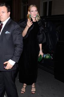 Uma Thurman feet photo thumbnail