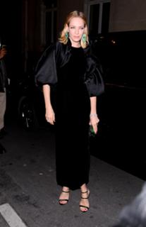 Uma Thurman feet photo thumbnail