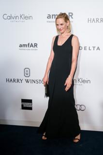 Uma Thurman feet photo thumbnail