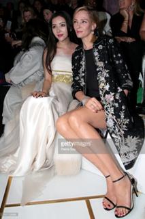 Uma Thurman feet photo thumbnail