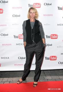 Uma Thurman feet photo thumbnail