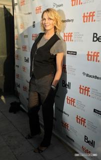 Uma Thurman feet photo thumbnail