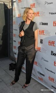Uma Thurman feet photo thumbnail