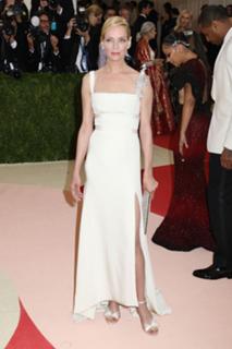 Uma Thurman feet photo thumbnail