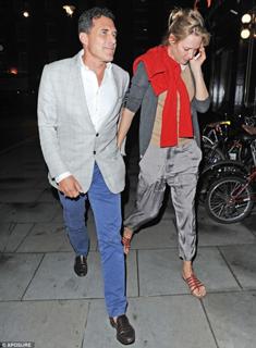 Uma Thurman feet photo thumbnail