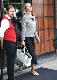 Uma Thurman feet photo thumbnail