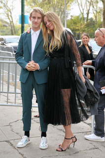 Uma Thurman feet photo thumbnail