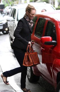 Uma Thurman feet photo thumbnail