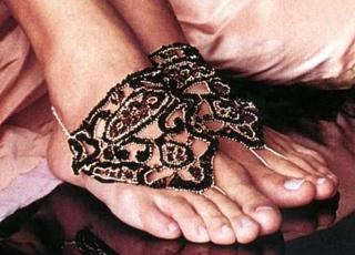 Uma Thurman feet photo thumbnail