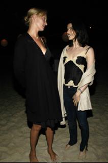 Uma Thurman feet photo thumbnail