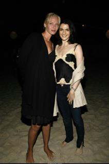 Uma Thurman feet photo thumbnail
