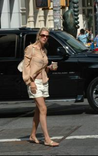 Uma Thurman feet photo thumbnail
