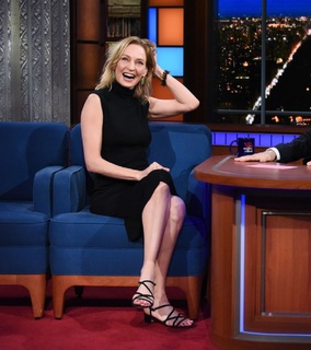Uma Thurman feet photo thumbnail
