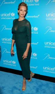 Uma Thurman feet photo thumbnail