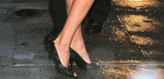 Uma Thurman feet photo thumbnail