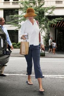 Uma Thurman feet photo thumbnail