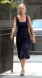 Uma Thurman feet photo thumbnail