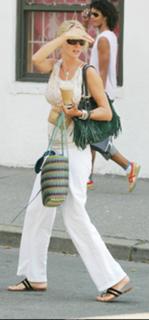 Uma Thurman feet photo thumbnail